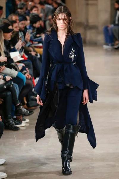 Look 25